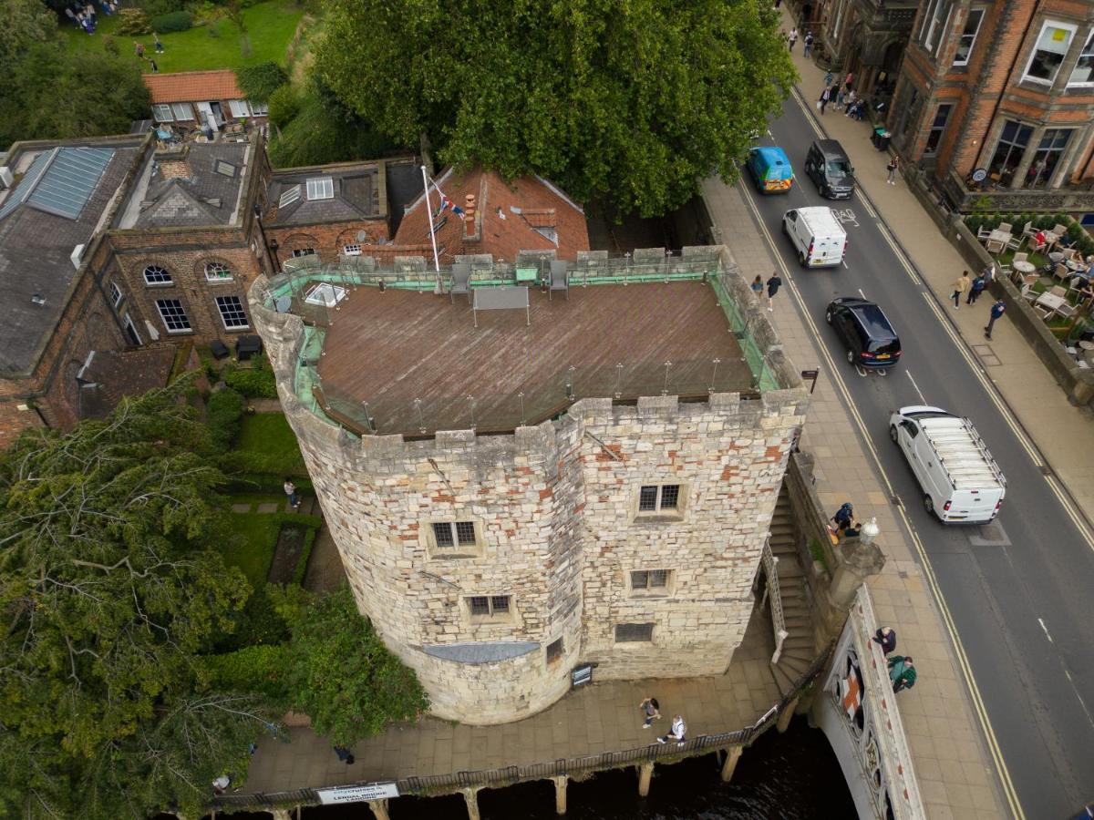 Vila Lendal Tower York Exteriér fotografie