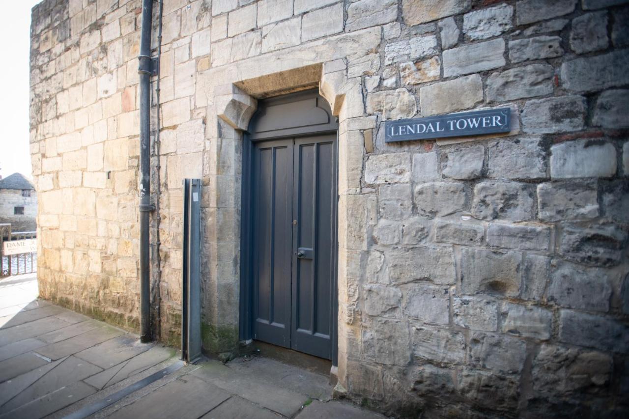 Vila Lendal Tower York Exteriér fotografie