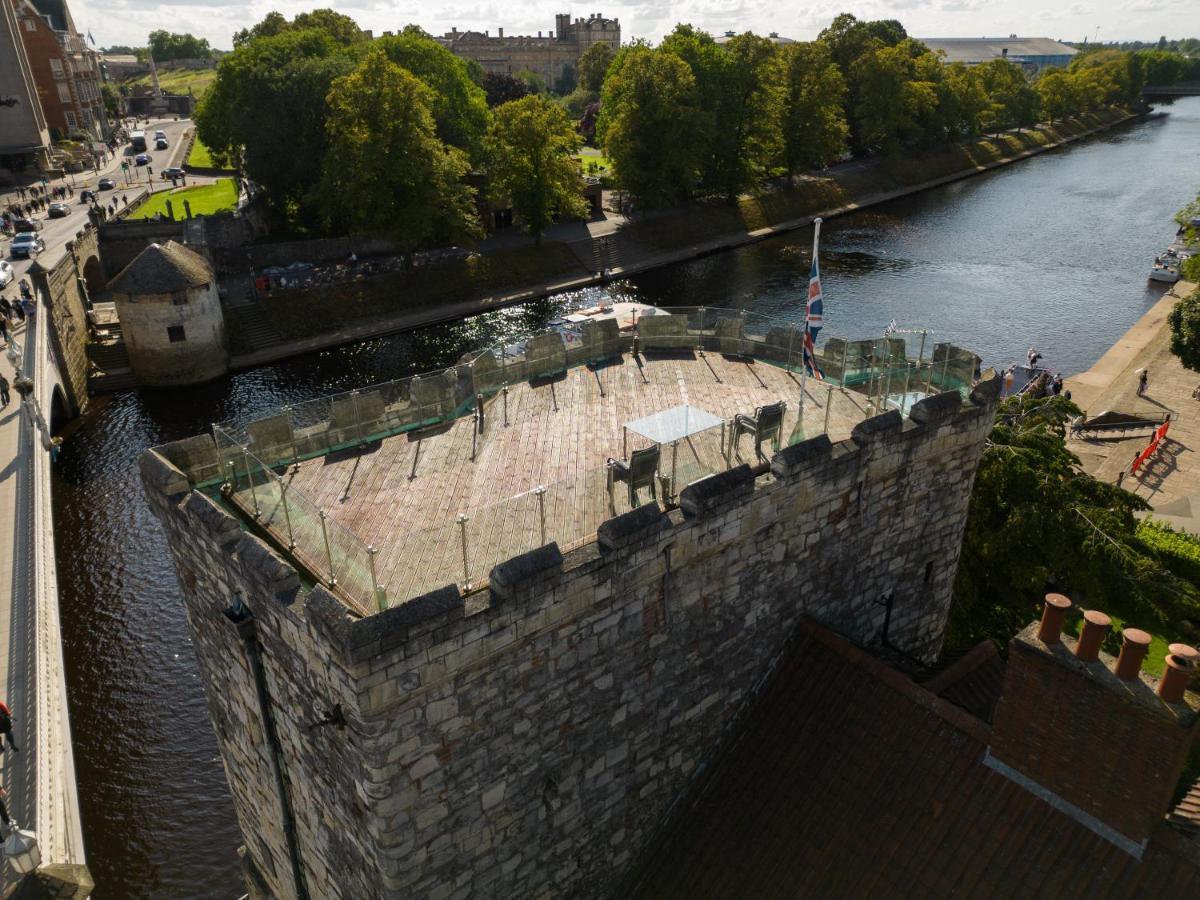 Vila Lendal Tower York Exteriér fotografie